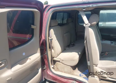 2003 Toyota Tundra Access Cab Sr5 z USA, uszkodzony, nr VIN 5TBRN341X3S378995